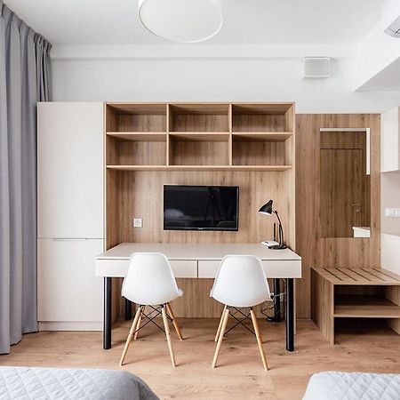 Warsaw City View: Modern Apartment with Parking Exterior photo