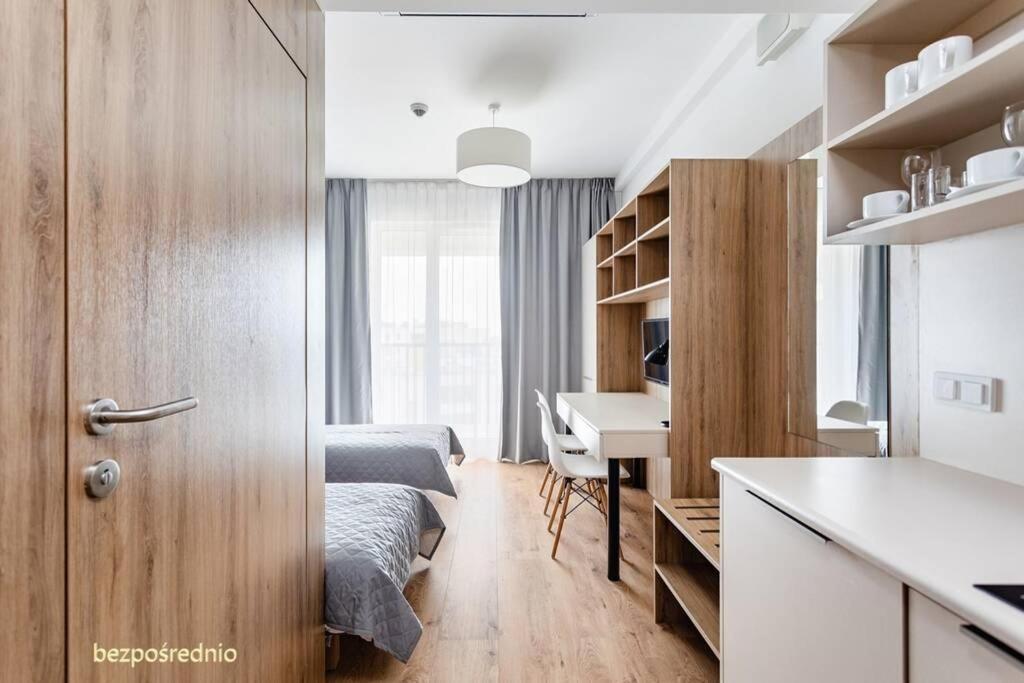 Warsaw City View: Modern Apartment with Parking Exterior photo
